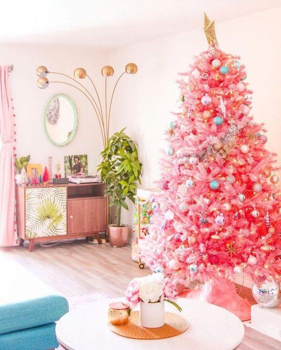 ροζ χριστουγεννιάτικο δέντρο-τάσεις-Χριστούγεννα 2022-ιδέες-
