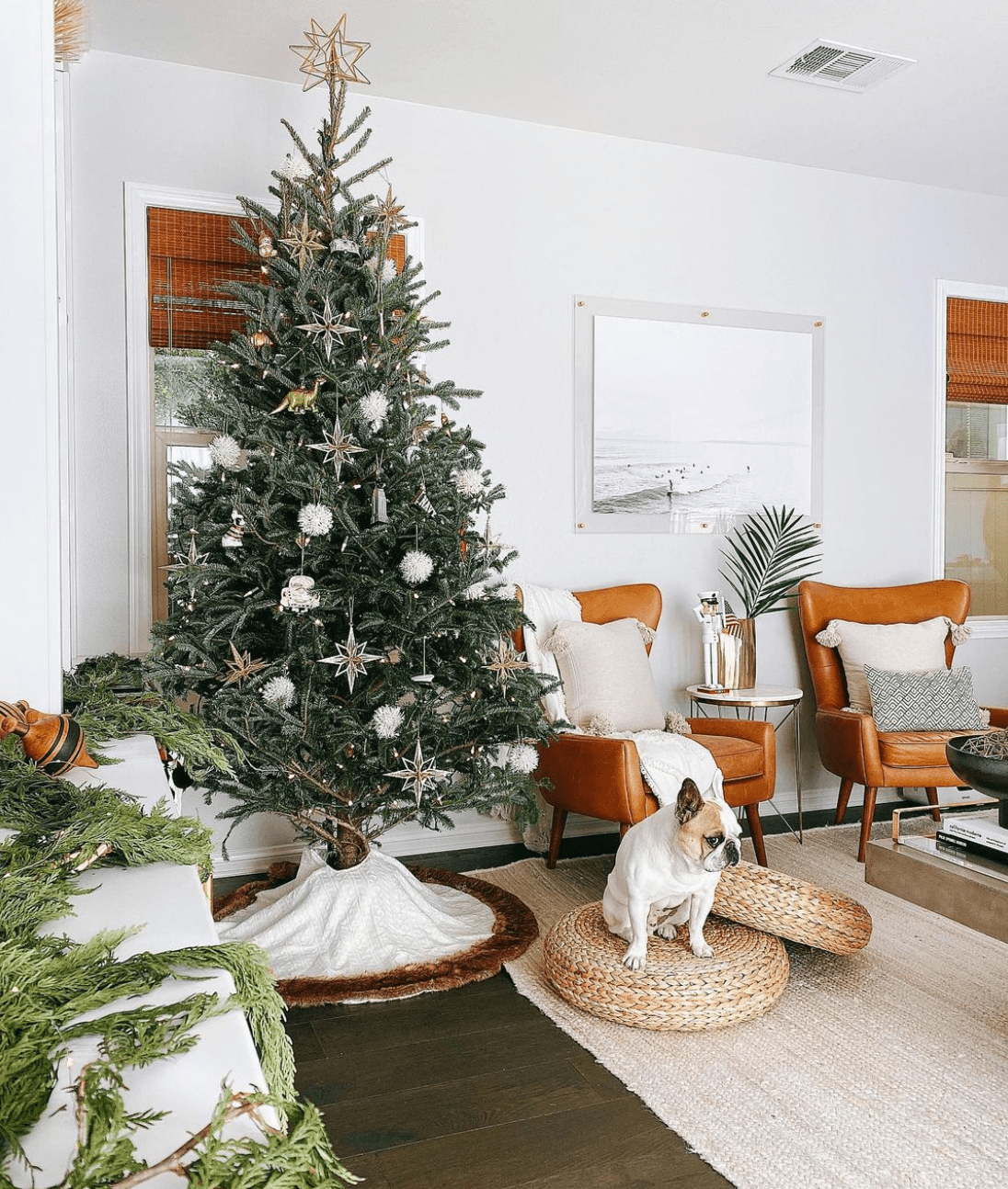 λευκό-χρυσό-και-ασημί-χριστουγεννιάτικο δέντρο-τάσεις-Χριστούγεννα 2022-ιδέες- λευκό-χρυσό-και-ασημί-χριστουγεννιάτικο δέντρο-τάσεις-Χριστούγεννα 2022-ιδέες-