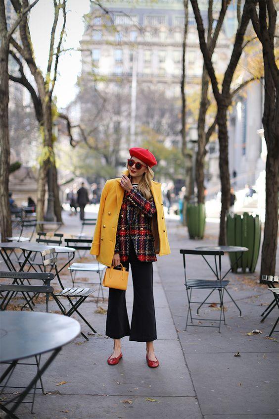 καρό πανωφόρι-με-κίτρινο-πανωφόρι-και-μαύρο-παντελόνι-ιδέες-