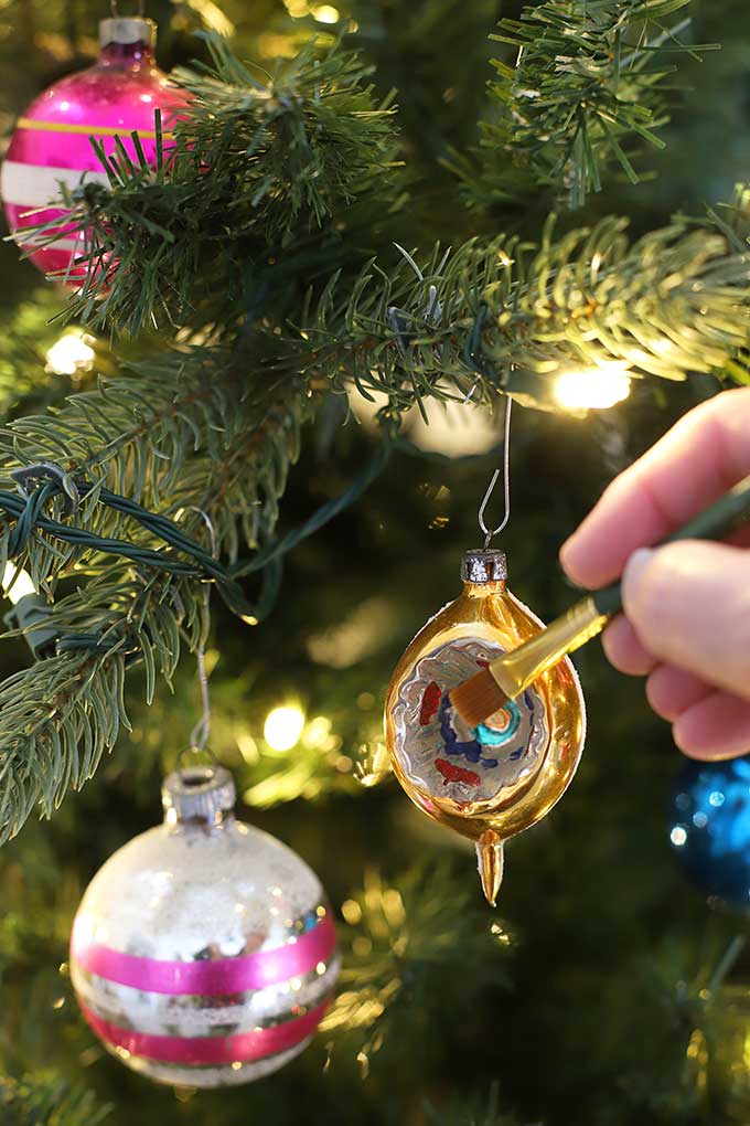 Πως να καθαρίσετε το Χριστουγεννιάτικο δέντρο, τα στολίδια και τις διακοσμήσεις σας