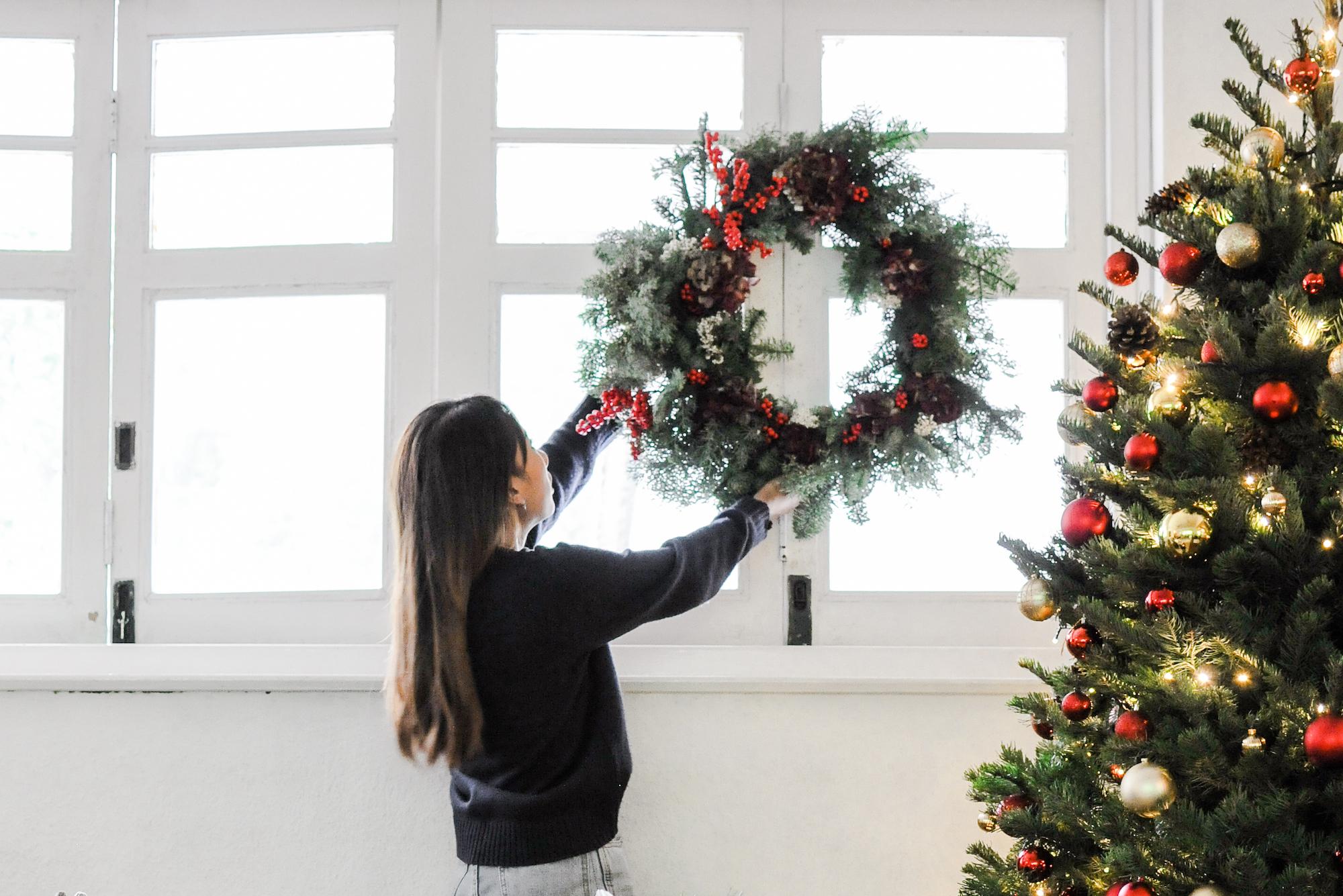 Πως να καθαρίσετε το Χριστουγεννιάτικο δέντρο, τα στολίδια και τις διακοσμήσεις σας