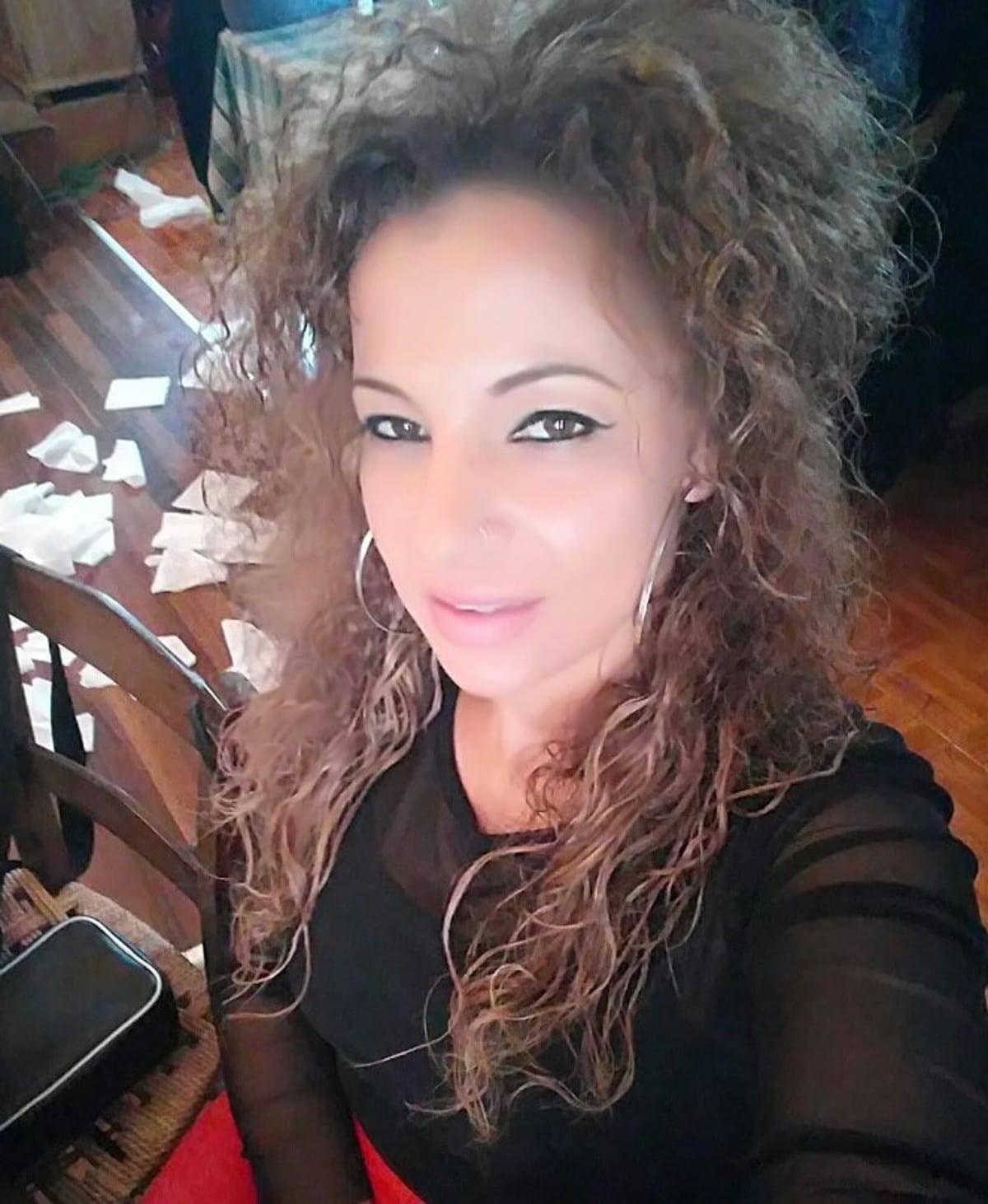 Δείτε την είναι η κούκλα σύζυγο του Αποστόλη από τη Γη της ελιάς