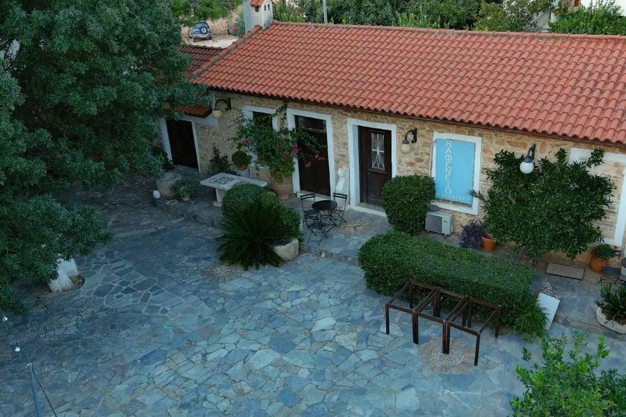 Σασμός : Δειτε το καφενείο του Παντελή  –  Πού βρίσκεται στην Αττική και  τι είναι στην πραγματικότητα