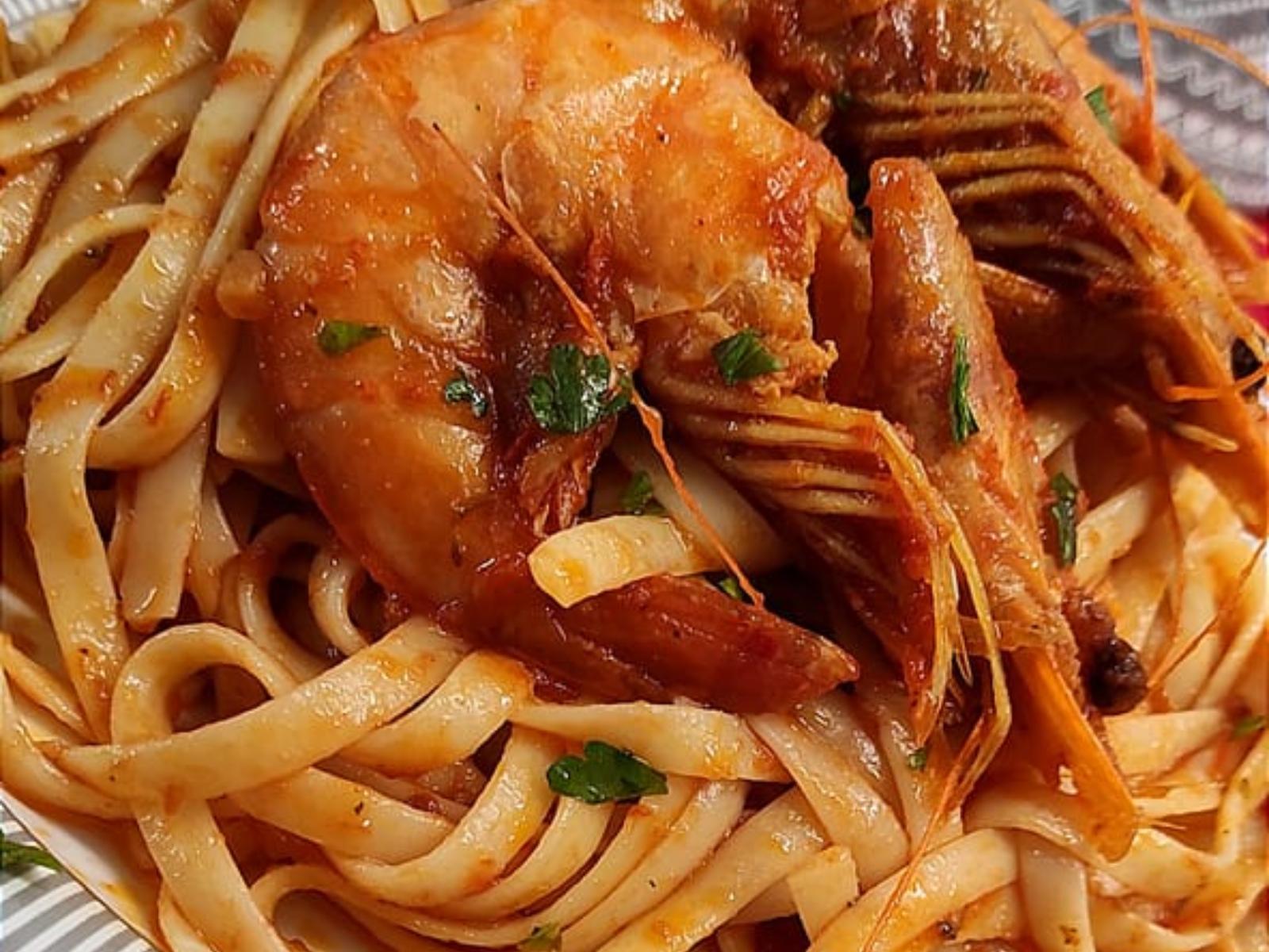 συνταγή-για-γαριδομακαρονάδα-με-λιγκουίνι-