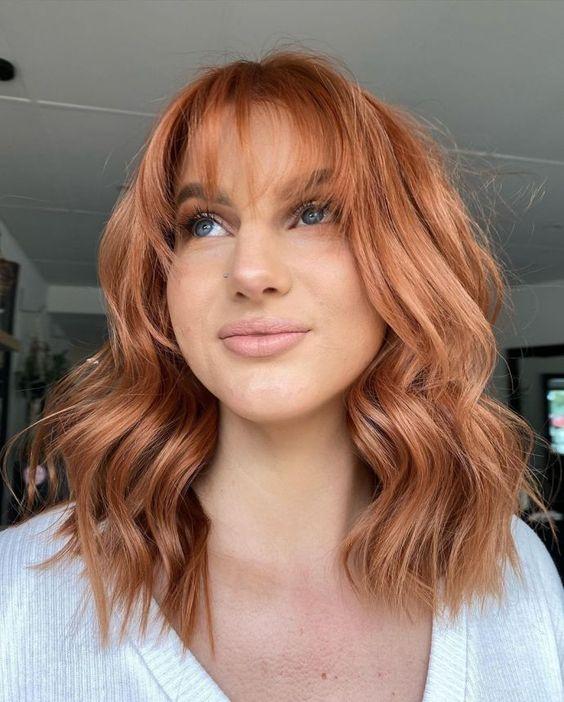 πυρόξανθα-μαλλιά-σε-μπούκλες-με-αφέλειες-ιδέες- πυρόξανθα-μαλλιά-σε-μπούκλες-με-αφέλειες-ιδέες-