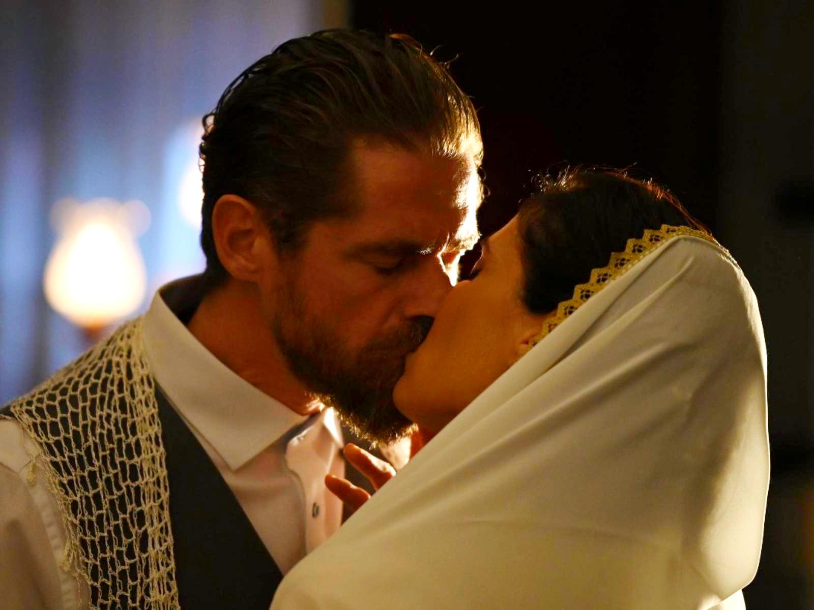 Σασμός: Εγώ είμαι για σένα κι εσύ για μένα μας αξίζει αυτή η ευτυχία