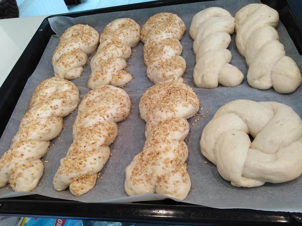 κουλούρια Θεσσαλονίκης-σε-πλεξούδες-συνταγή- κουλούρια Θεσσαλονίκης-σε-πλεξούδες-συνταγή-