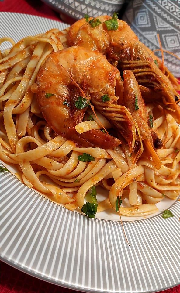 Γαριδομακαρονάδα με λιγκουίνι