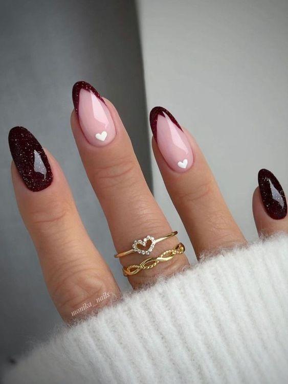 γαλλικό μανικιούρ-σε-κόκκινο-Βουργουνδίας-με-γκλίτερ-ιδέες- γαλλικό μανικιούρ-σε-κόκκινο-Βουργουνδίας-με-γκλίτερ-ιδέες-