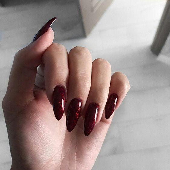 κόκκινα-νύχια Βουργουνδίας-με-κόκκινα γκλίτερ-ιδέες- κόκκινα-νύχια Βουργουνδίας-με-κόκκινα γκλίτερ-ιδέες-
