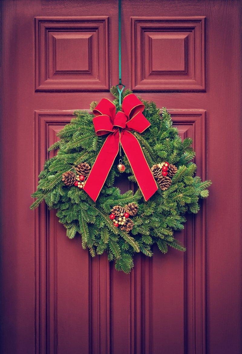 Οδηγός στολισμού για το Χριστουγεννιάτικο δέντρο: Ο σωστός τρόπος να βάλεις τα φωτάκια, στολίδια και γιρλάντες