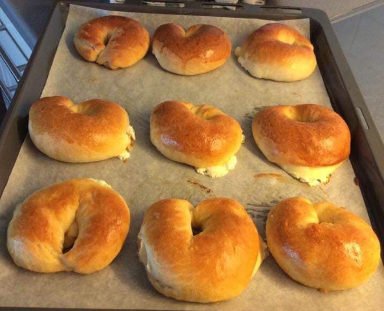 Ατομικές τυρόπιτες χωρίς φύλλο για κολατσιό στο σχολείο