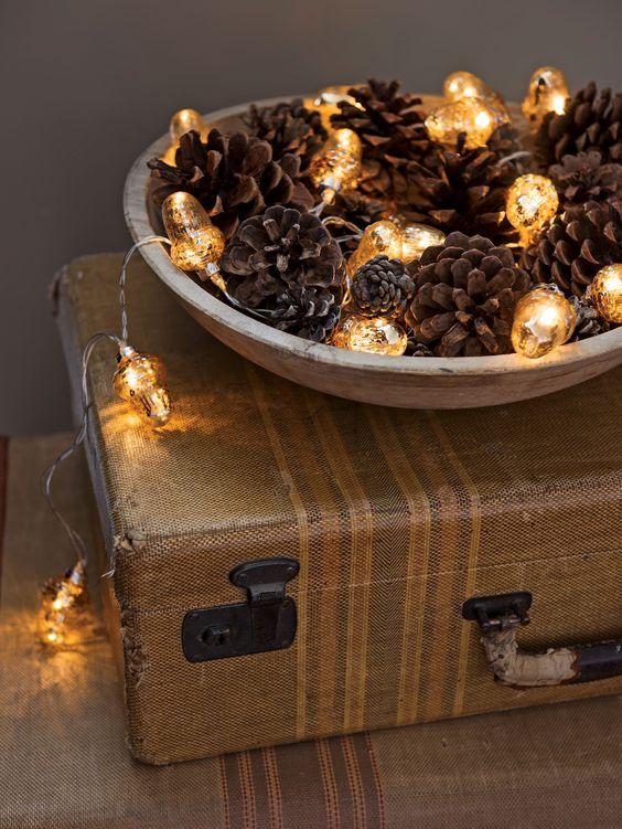 κουκουνάρια-με-χριστουγεννιάτικα φωτάκια-ιδέες-