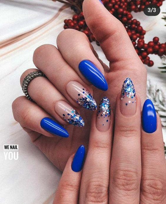 ιδέες-με-μπλε ηλεκτρίκ-νύχια-τάσεις-Χειμώνας 2022-