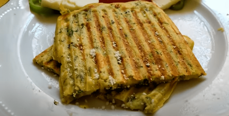 αλμυρές βάφλες-με-κολοκυθάκια-συνταγή- αλμυρές βάφλες-με-κολοκυθάκια-συνταγή-