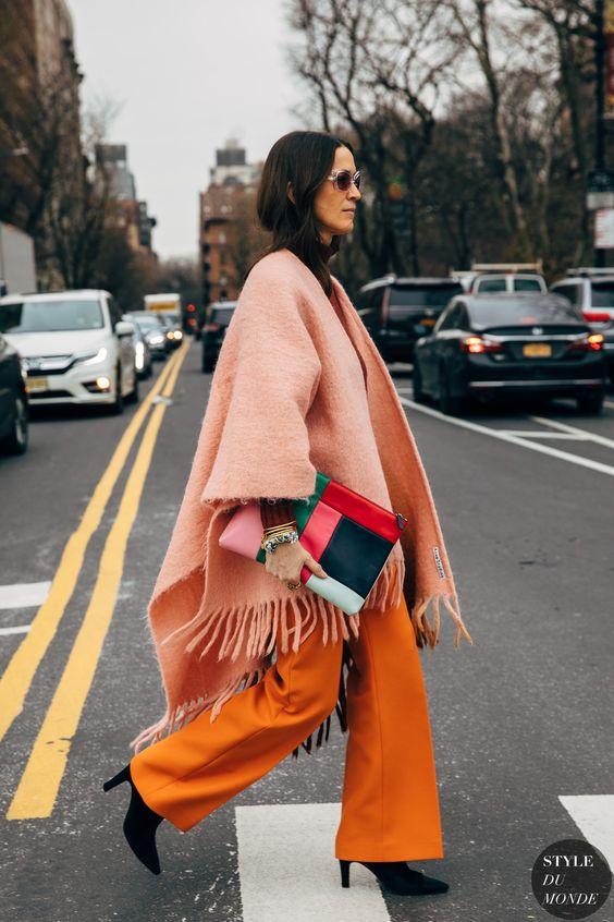 ιδέες-για-ντύσιμο-με-χρωματιστές μπότες-Χειμώνας 2022-