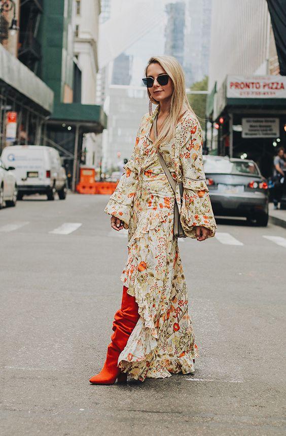 πορτοκαλί μπότες-με-φλοράλ-φόρεμα-ιδέες-