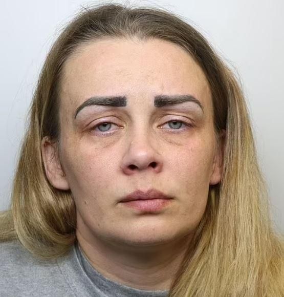 Φρικιαστική κακοποίηση 15χρονου : Μητέρα και πατριός τον βασάνισαν μέχρι θανάτου