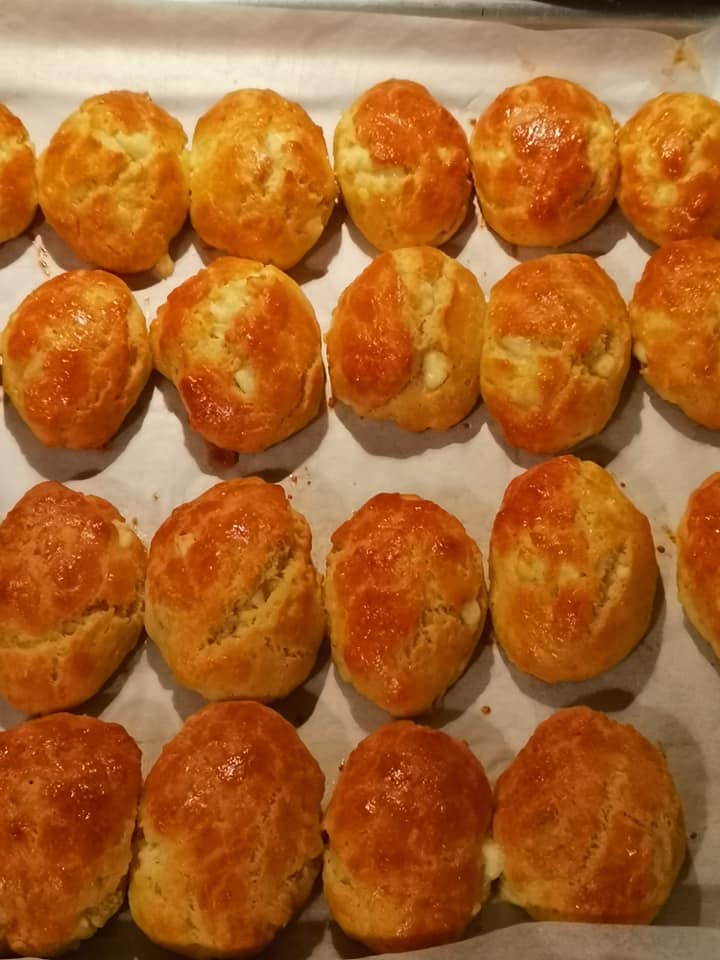 αλμυρά-μπουρεκάκια-με-γεύση-πίτσα-συνταγή- αλμυρά-μπουρεκάκια-με-γεύση-πίτσα-συνταγή-