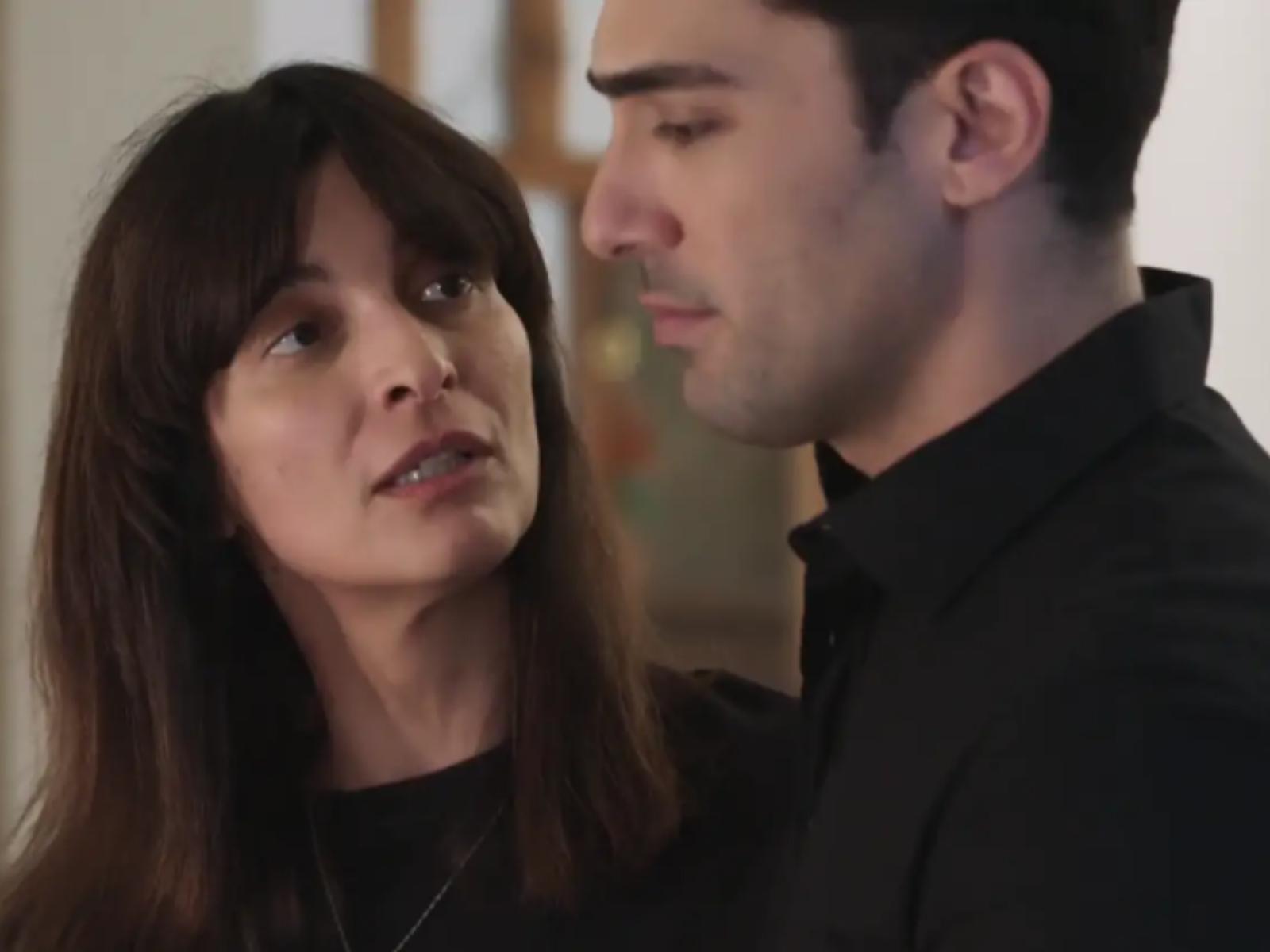 Η-Γη-της-Ελιάς-Ιουλία-Κουράκος