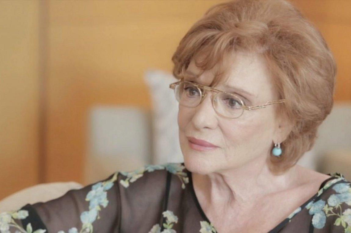 Μάρω Κοντού : Όταν γνώρισα τον άνδρα μου ήμουν αρραβωνιασμένη – Πέταξα τη βέρα στη θάλασσα