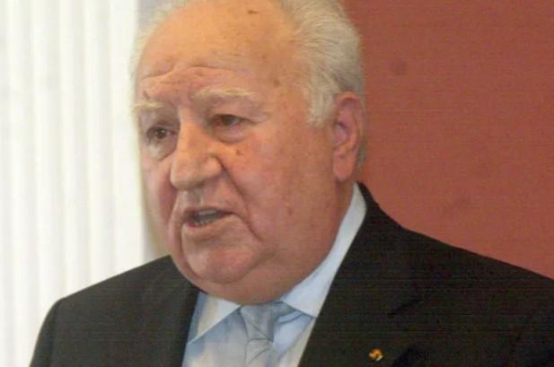 Έφυγε απο την ζωή ο σεισμολόγος Βασίλης Παπαζάχος