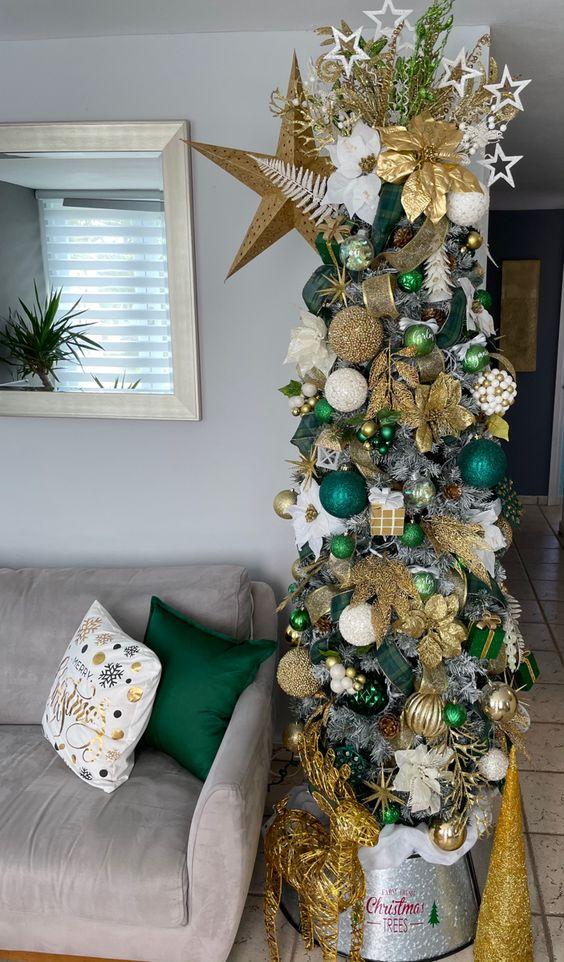 σμαραγδί χριστουγεννιάτικη διακόσμηση-για-το-σπίτι-Χριστούγεννα 2022-ιδέες- σμαραγδί χριστουγεννιάτικη διακόσμηση-για-το-σπίτι-Χριστούγεννα 2022-ιδέες-