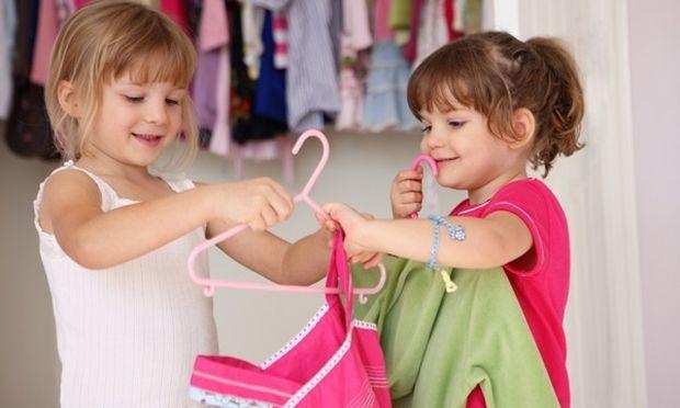 γιατί-αφήνω-την-κόρη-μου-να-ντύνεται-μόνη-της- γιατί-αφήνω-την-κόρη-μου-να-ντύνεται-μόνη-της-