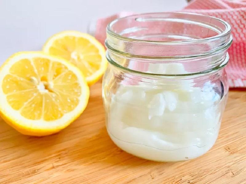 Πάμφθηνο καθαριστικό μπάνιου: Με 2 ευρώ καθάρισε άλατα και βρωμιές από πλακάκια, νιπτήρα μπανιέρα και βρύση