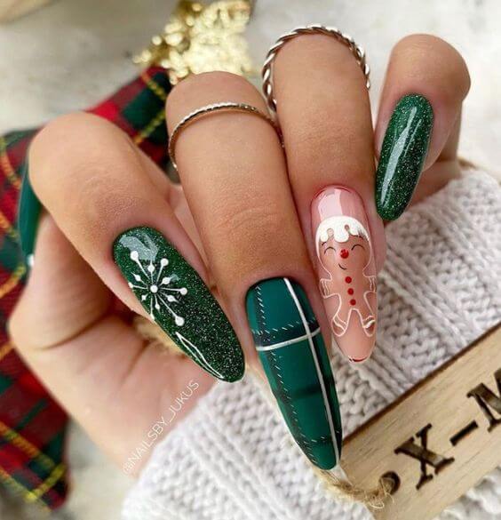 Πράσινα Χριστουγεννιάτικα νύχια 2022 : 12 Κορυφαίες Ιδέες