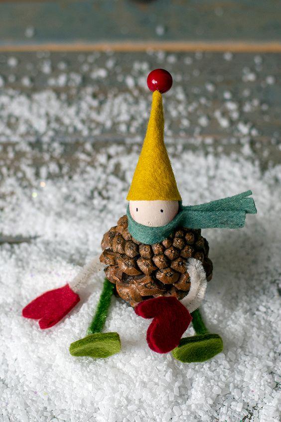 Χριστουγεννιάτικες παιδικές κατασκευές με κουκουνάρια: 15 ιδέες