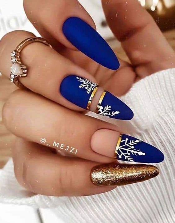 ματ-χριστουγεννιάτικα-νύχια-Χριστούγεννα 2022 2023-τάσεις-