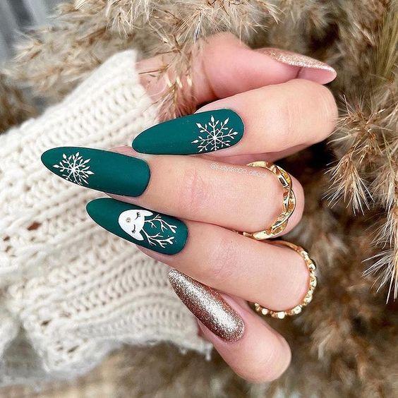 πράσινα-χριστουγεννιάτικα-νύχια-Χριστούγεννα 2022 2023-τάσεις-