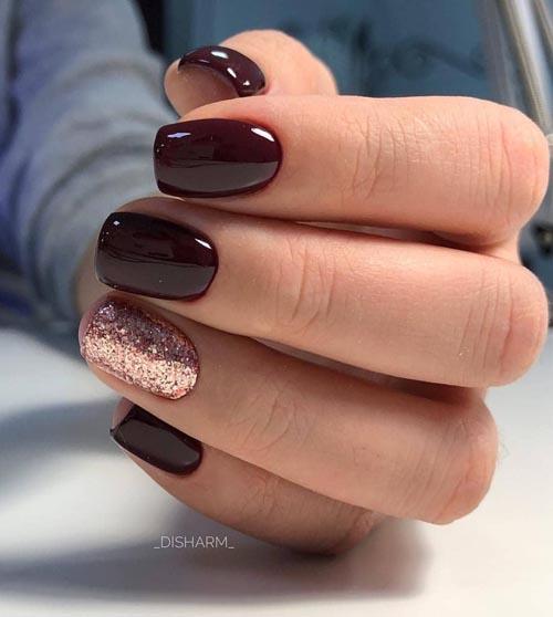 Η Δαναή Παππά έκανε στα νύχια της την απόλυτη απόχρωση του Χειμώνα για κοντά νύχια