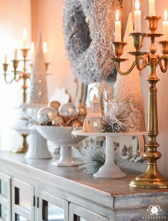 χριστουγεννιάτικα διακοσμητικά-με-πιατέλες-στον-μπουφέ-ιδέες-