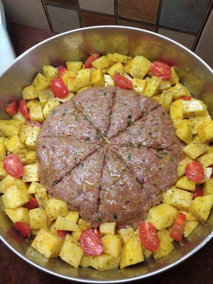 μπιφτέκι-γίγας-με-πατάτες φούρνου-συνταγή-