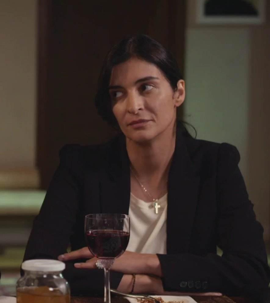 Η Γη της Ελιάς-Ιουλία-