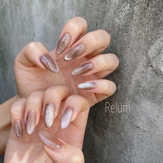 ιδέες-για-χριστουγεννιάτικα νύχια-velvet nails-Χριστούγεννα 2022-