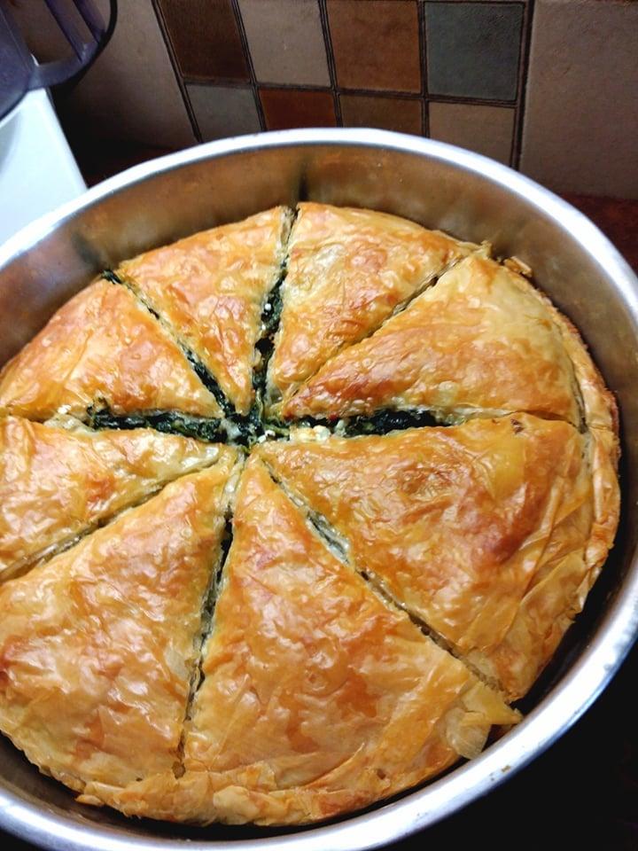 συνταγή-για-σπανακοτυρόπιτα-με-φύλλο κρούστας-