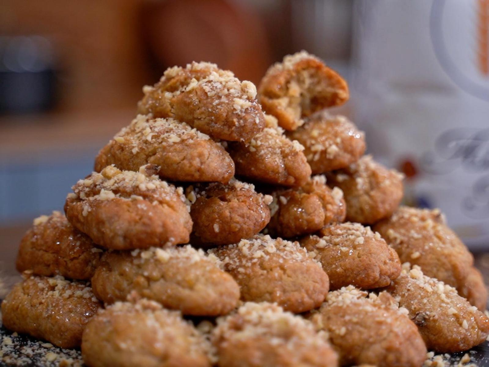 Τα-μελομακάρονα-του-Δημήτρη-Μιχαηλίδη