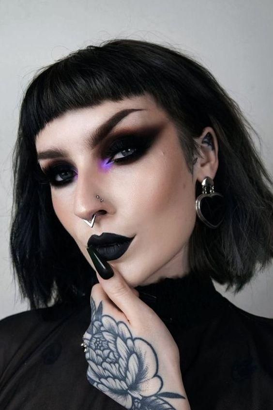 goth-μακιγιάζ-με-μαύρο κραγιόν-και-μαύρο-smokey eye-ιδέες- goth-μακιγιάζ-με-μαύρο κραγιόν-και-μαύρο-smokey eye-ιδέες-