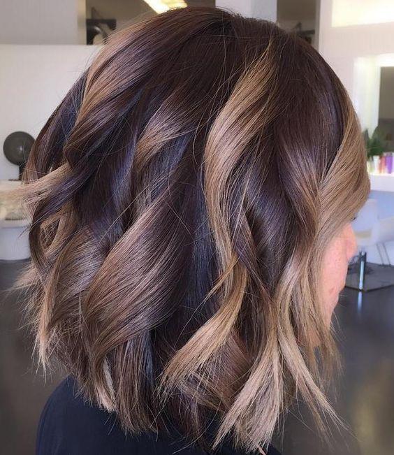 Μάρθα Λαμπίρη – Παγιδευμένοι : Έτσι γίνονται οι τέλειες μπούκλες της στη σειρά