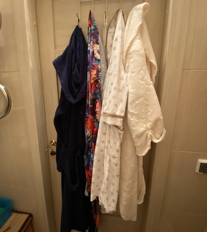 λάθη-που-κάνουν-το-μπάνιο-να-δείχνει-ατακτοποίητο-και-μικρότερο-