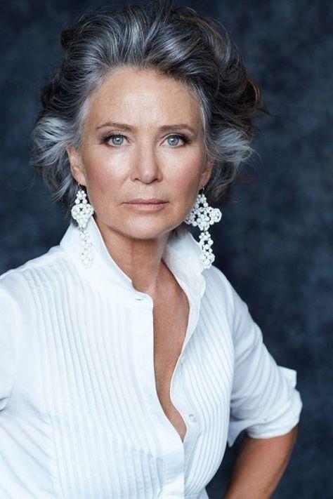 Φυσικά γκρι μαλλιά : 10 ιδέες για εσένα που αποφάσισες να αφήσεις τα μαλλιά σου στο φυσικό τους χρώμα