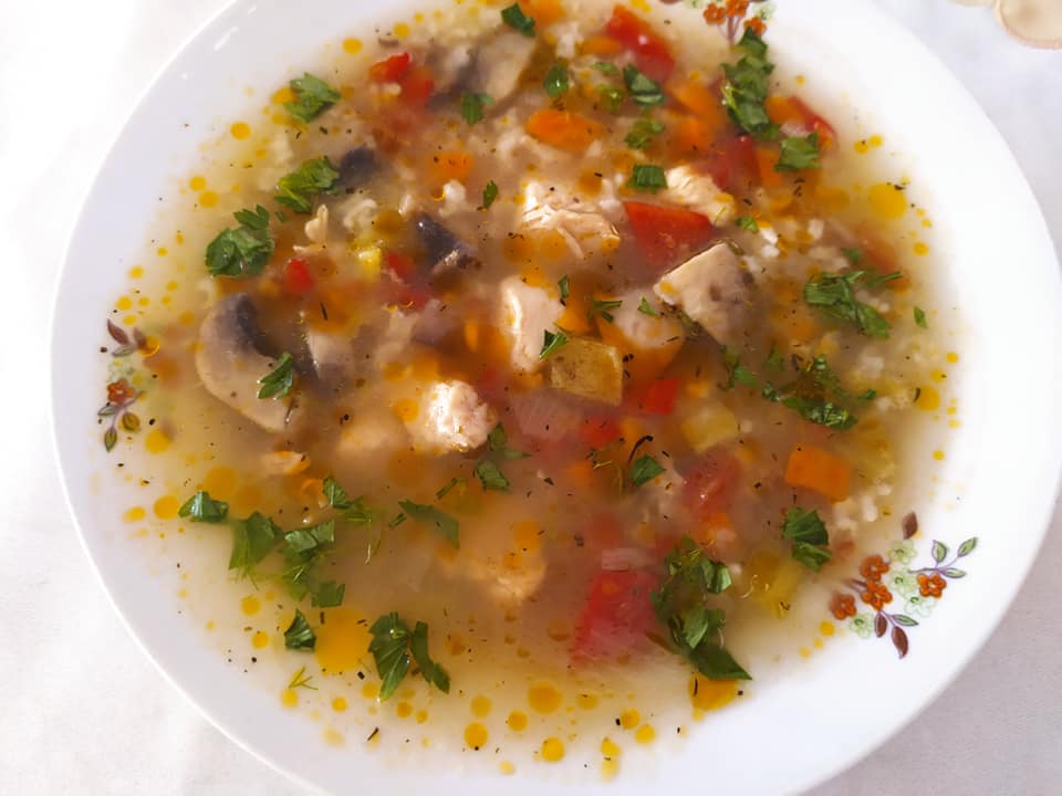 κοτόσουπα-με-μανιτάρια-συνταγή-