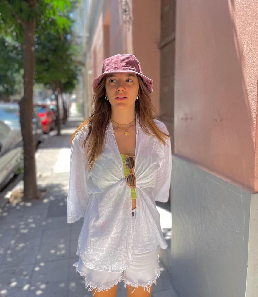 Αθηνά Ροδίτου : Δείτε την μητέρα της Μυρτώς από τους Παγιδευμένους – Σας θυμίζει κάτι ;