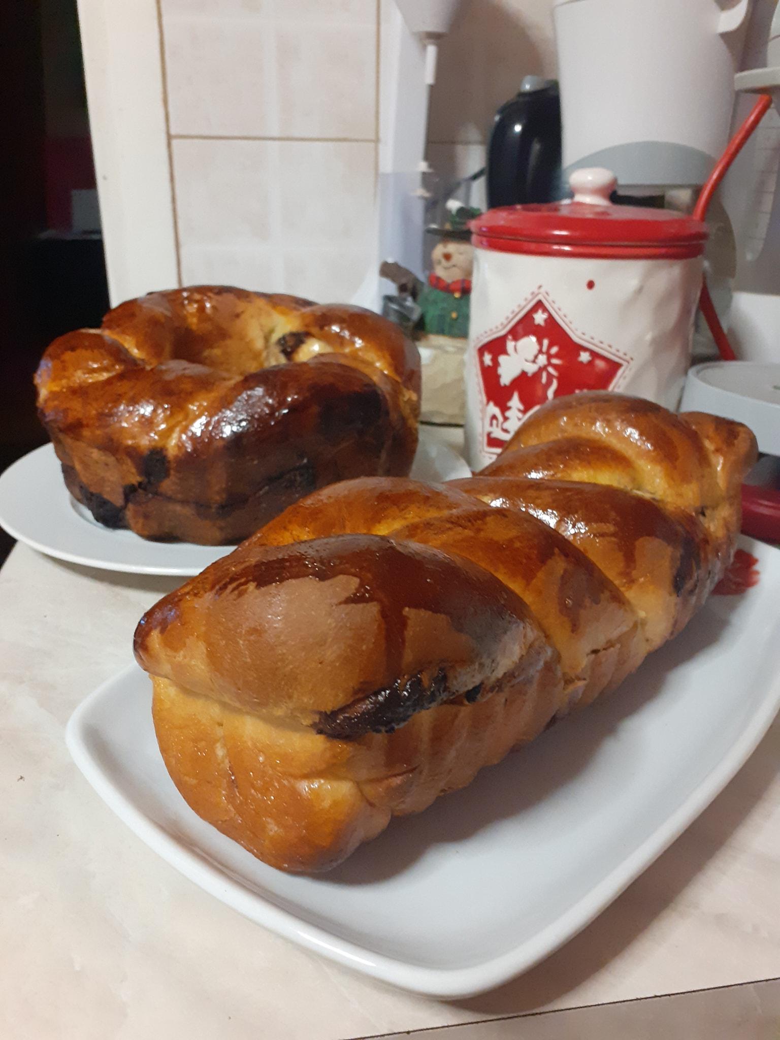 σιροπιαστό-τσουρέκι-για-τα-Χριστούγεννα-συνταγή-