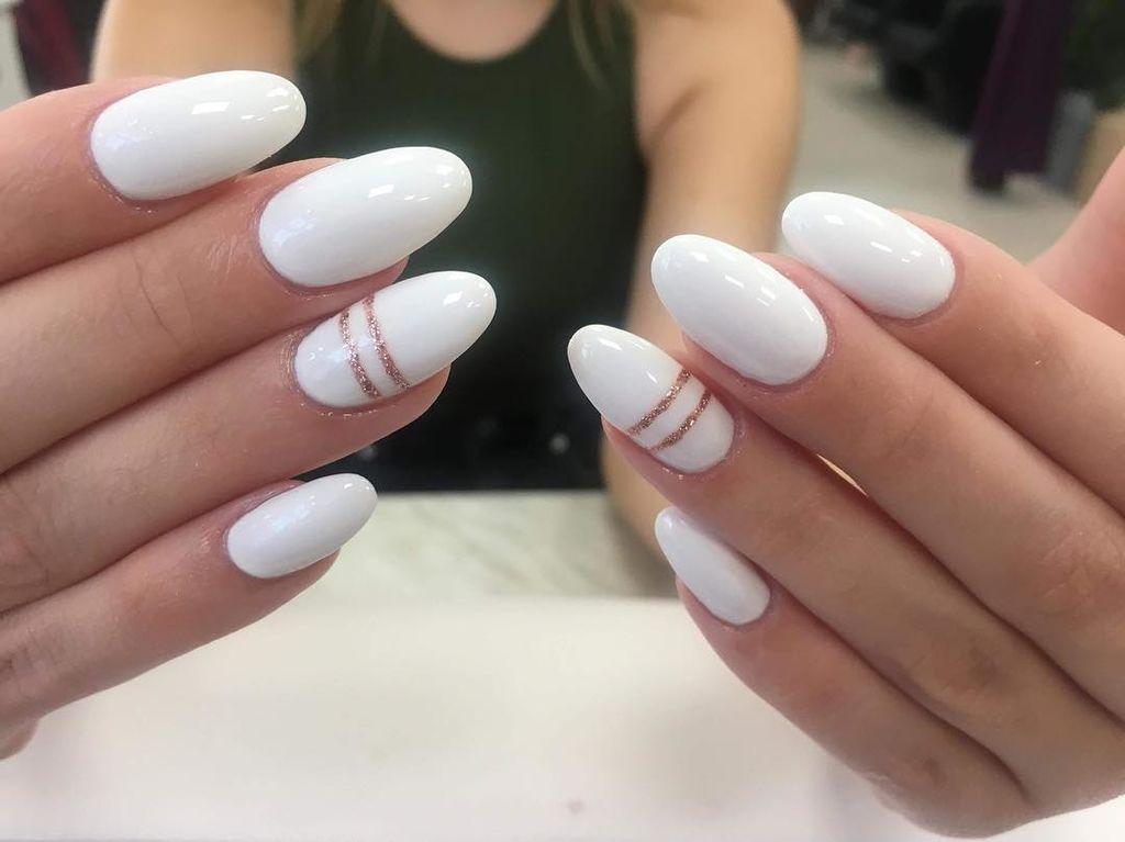 Η Ελένη Μενεγάκη εκανε το must copy μανικιούρ που πρέπει να επιλέξεις