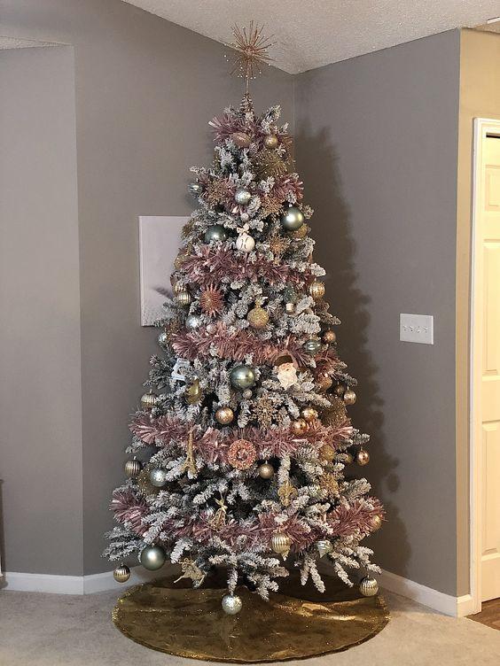 γιρλάντες-και-λουλούδια-στο-χριστουγεννιάτικο-δέντρο-ιδέες- γιρλάντες-και-λουλούδια-στο-χριστουγεννιάτικο-δέντρο-ιδέες-