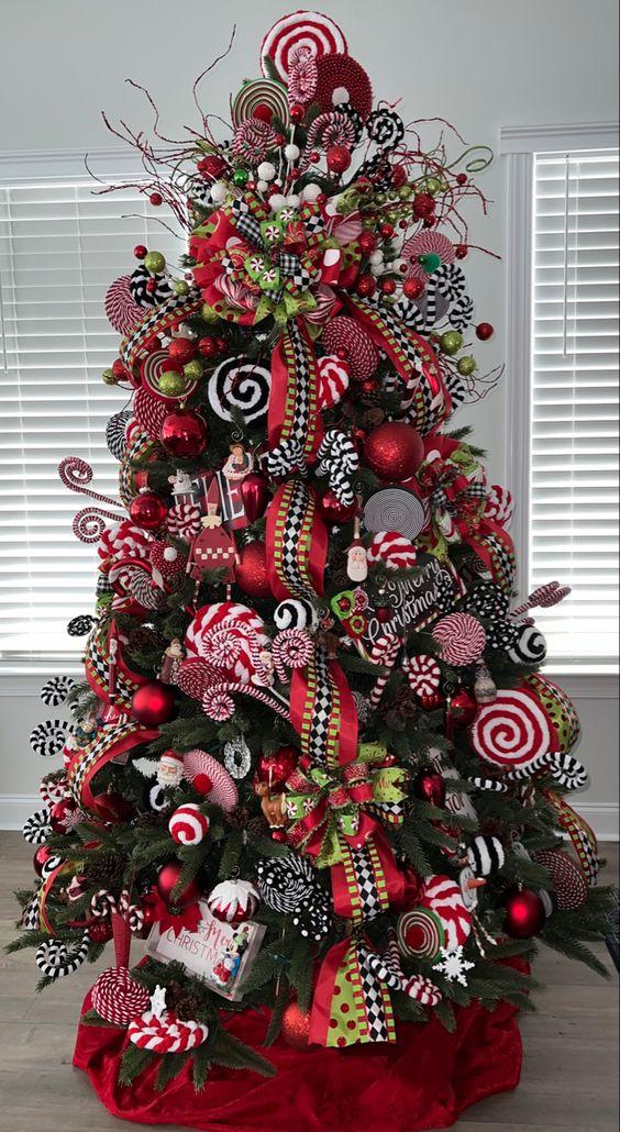 ασπρόμαυρα-και-κόκκινα-στολίδια-στο-δέντρο-ιδέες- ασπρόμαυρα-και-κόκκινα-στολίδια-στο-δέντρο-ιδέες-